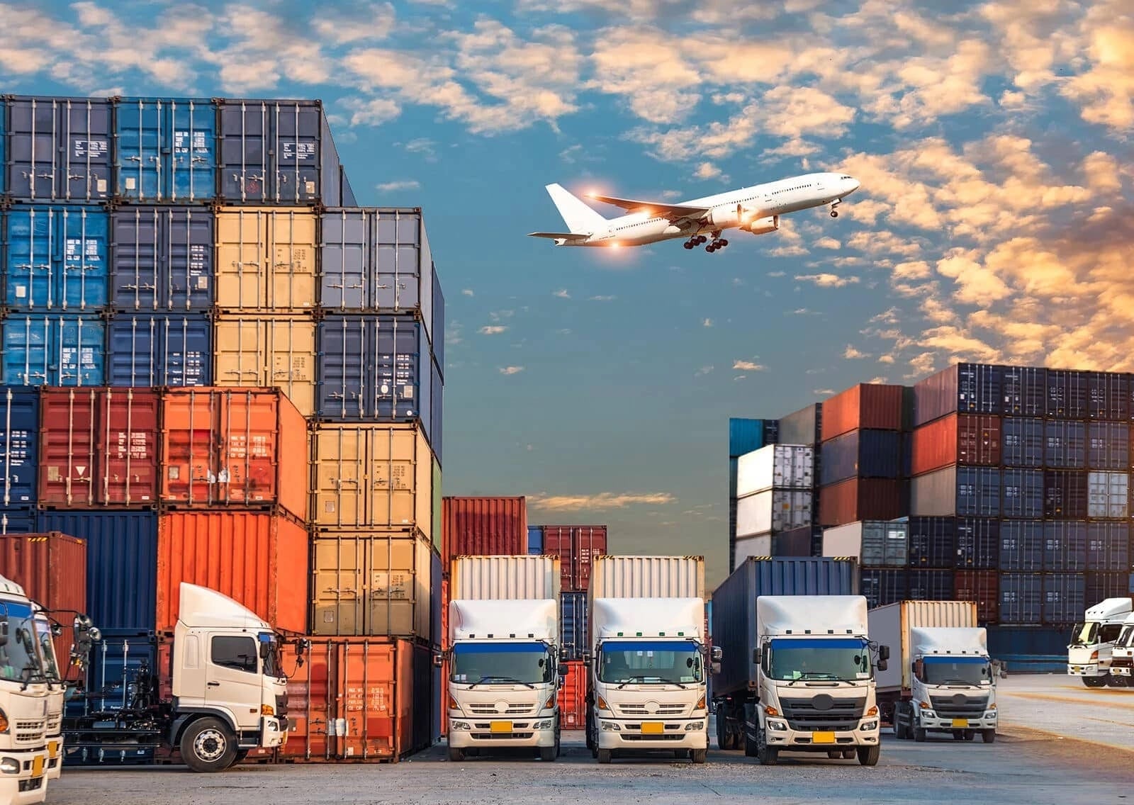 Komplexná preprava tovaru s Logway spoľahlivo a efektívne.